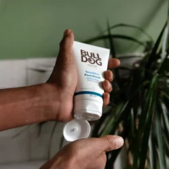 Bulldog Sensitive Face Scrub 125 ml