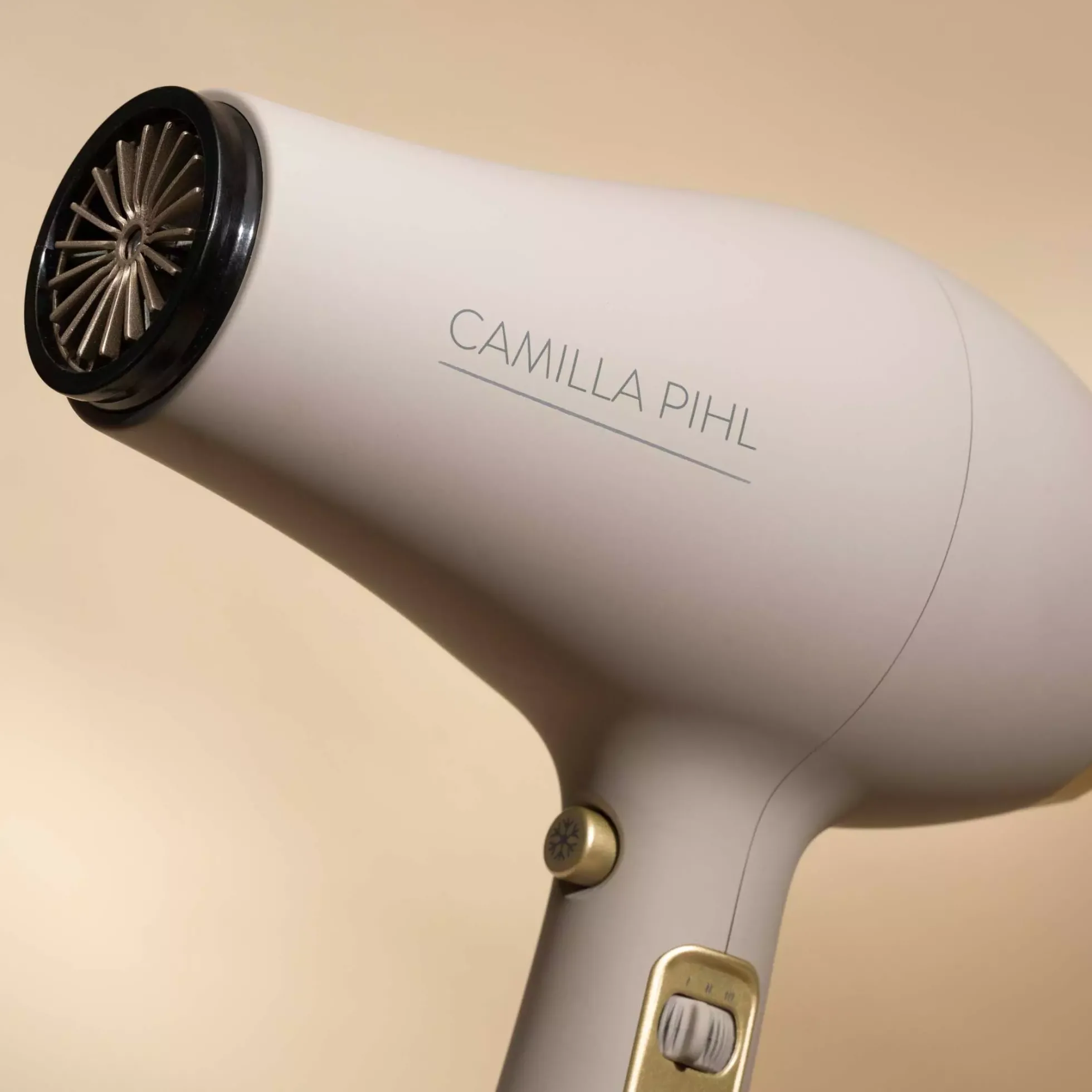 Camilla Pihl Cosmetics That IR Hair Dryer