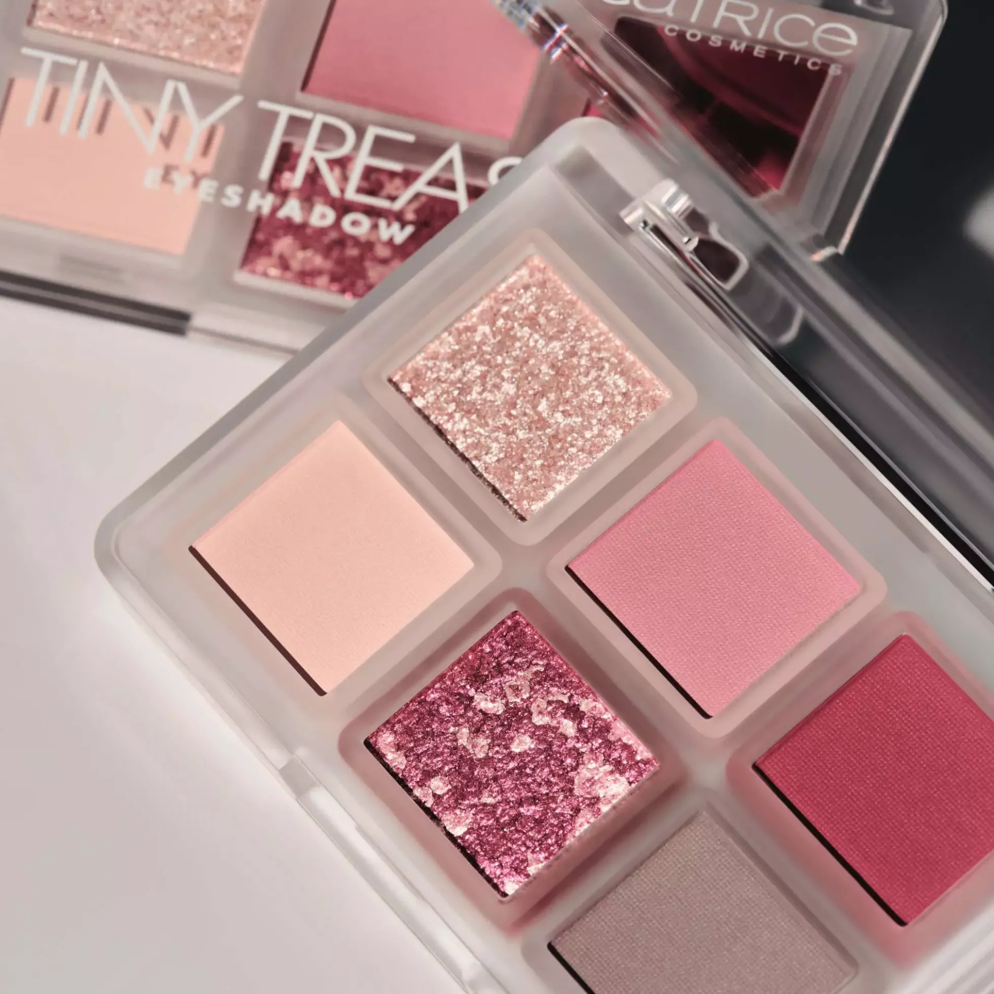 Catrice Tiny Treasures Eyeshadow Palette 020 Wild Berry