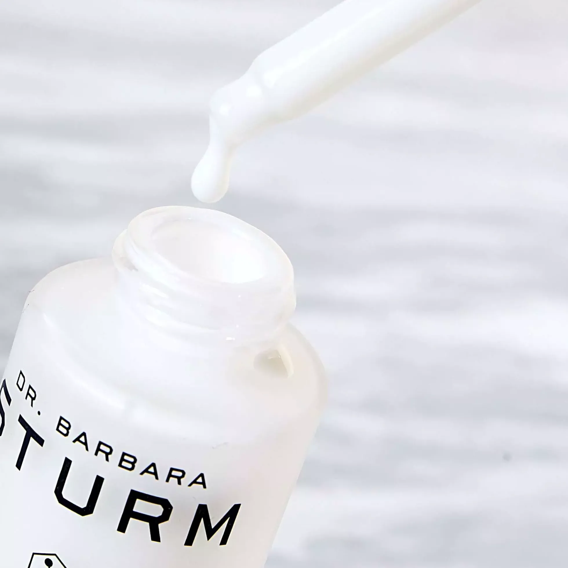 Dr. Barbara Sturm Calming Serum