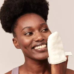 GLOVIconic Mitt Makeup Remover And Cleansing Mitt Ivory