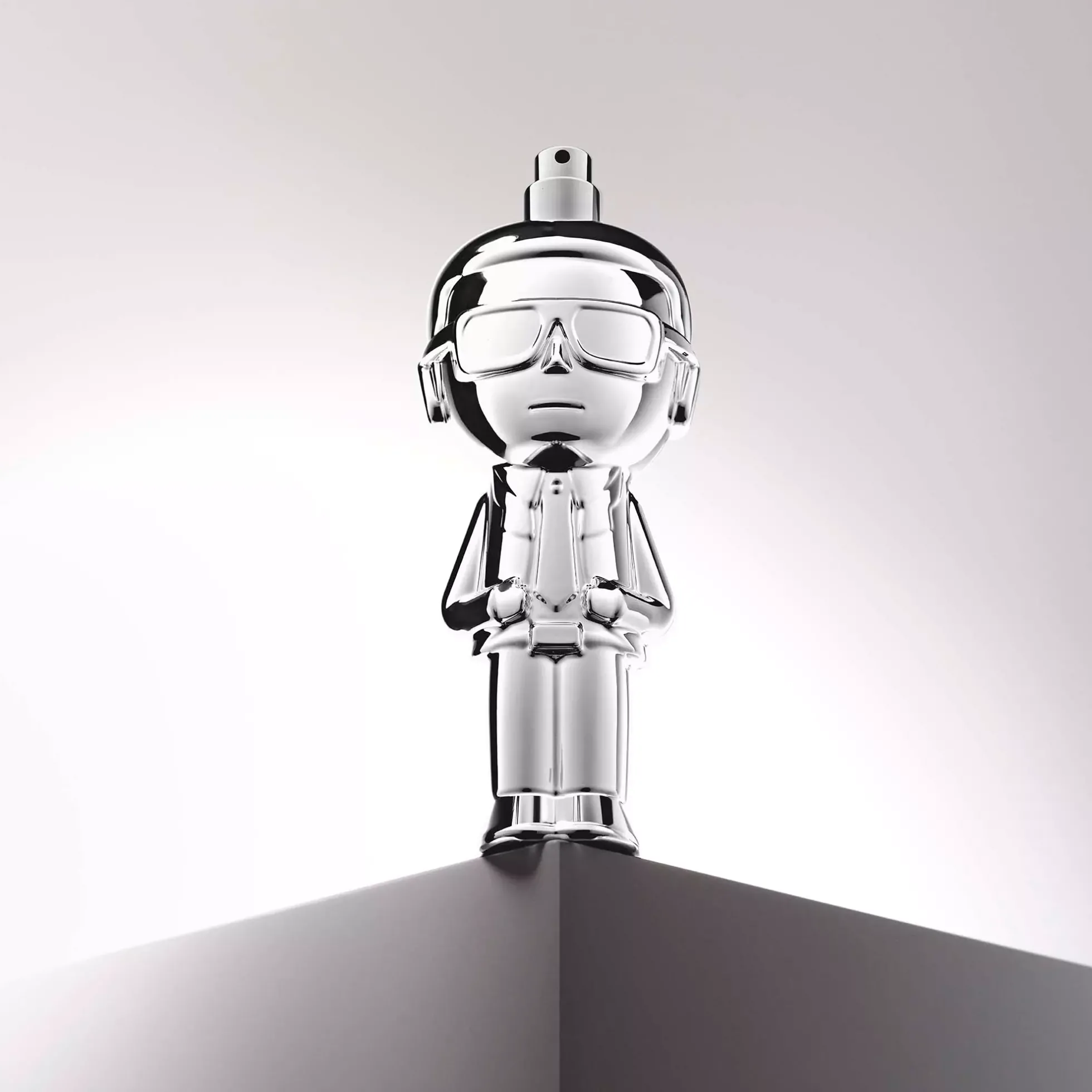 Karl Lagerfeld Ikonik Man Eau de Parfum 60 ml