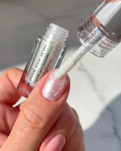 Le Mini MacaronStardust Collection Liquid Nail Powder Pink Euphoria