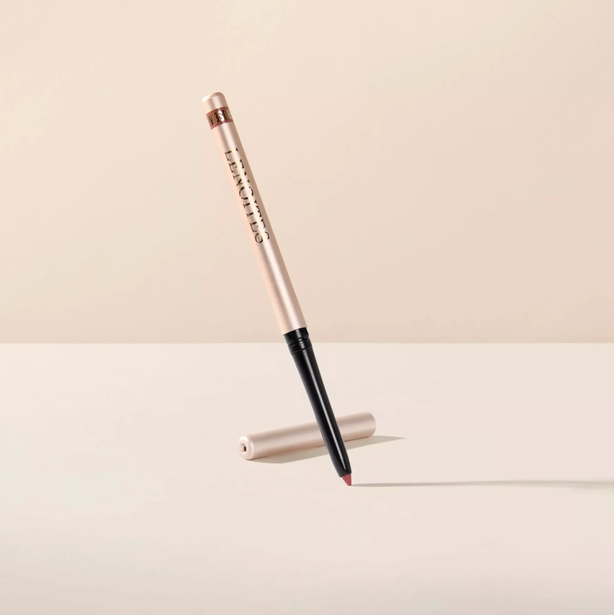 Lenoites Shape & Sculpt Lip Liner 320 Rosewood