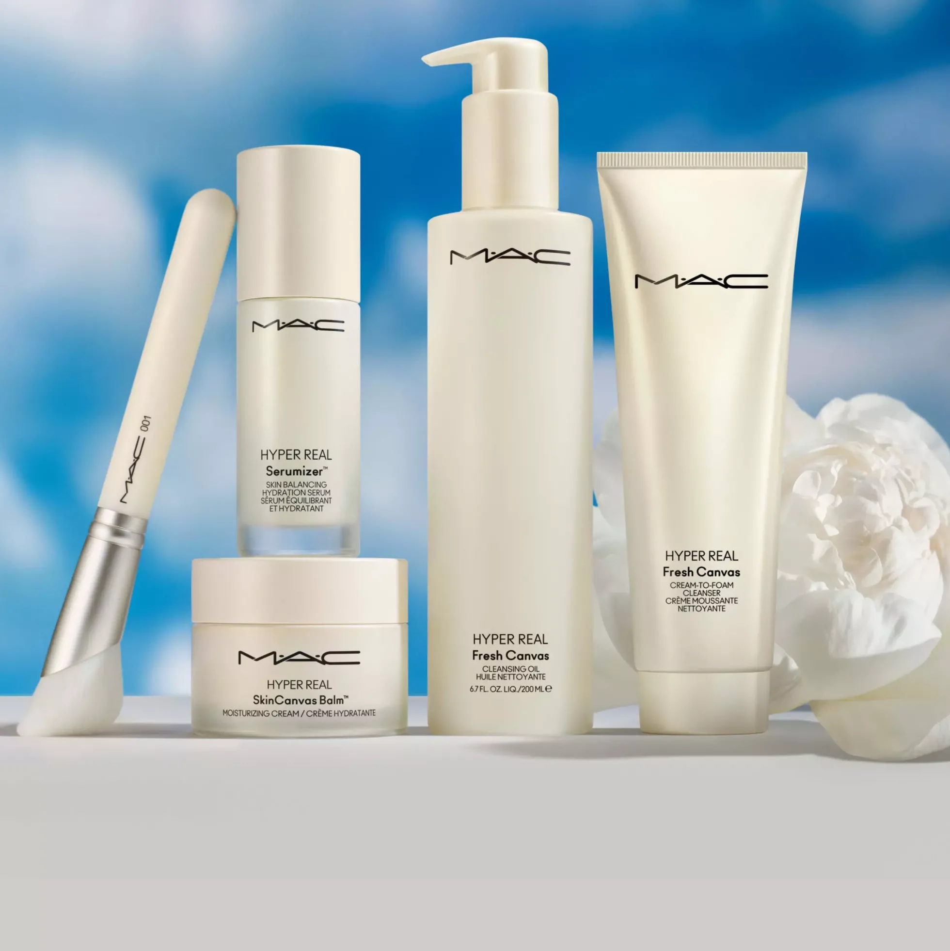 MAC CosmeticsHyper Real Fresh Canvas Cream To Foam Cleanser 30 ml