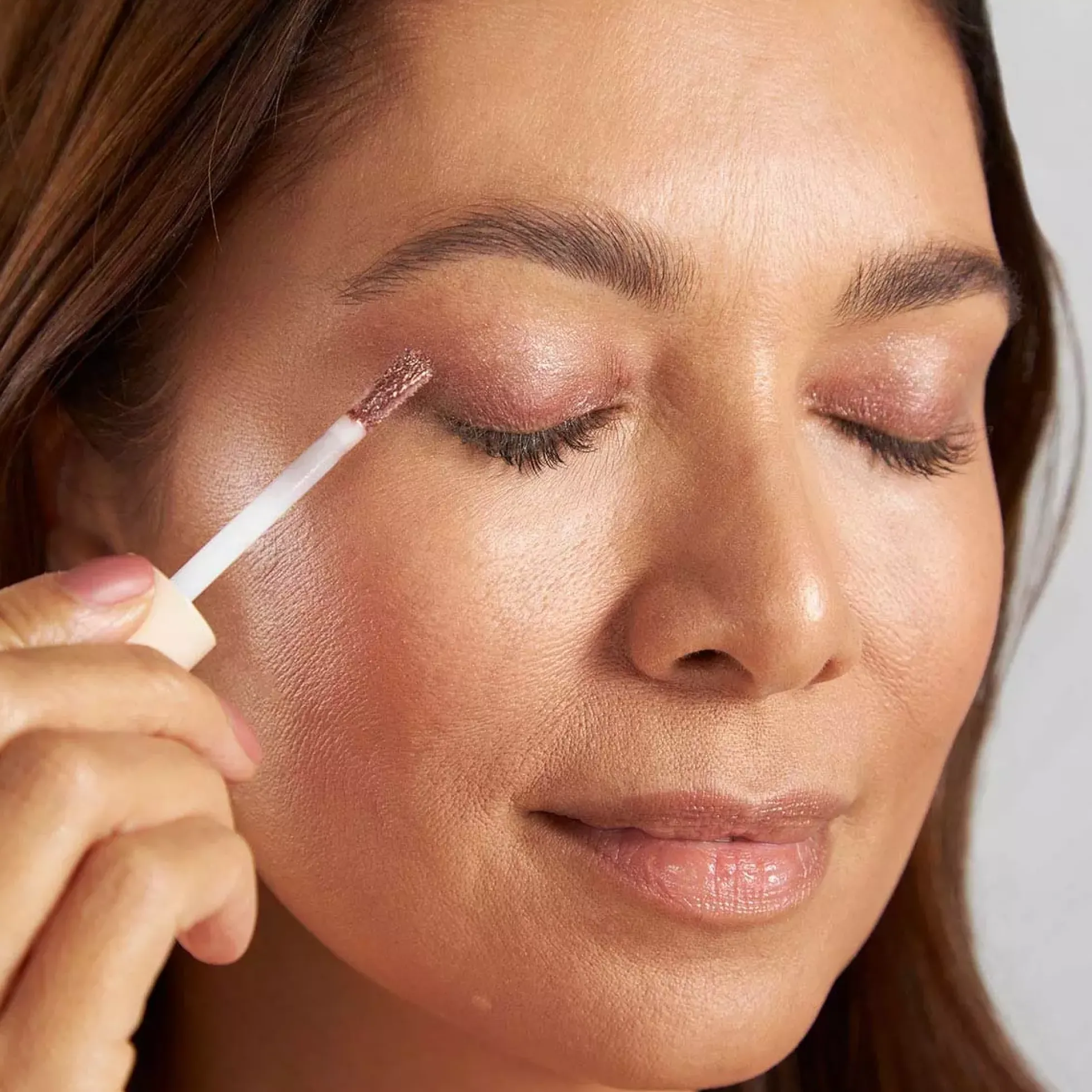 PÜR Cosmetics On Point Tint Creamy Eyeshadow & Primer with Peptides Silk