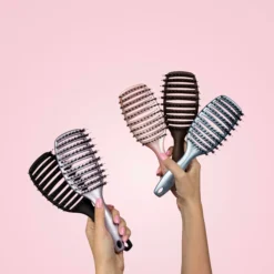 Yuaia Haircare Curvy Brush Sky Blue